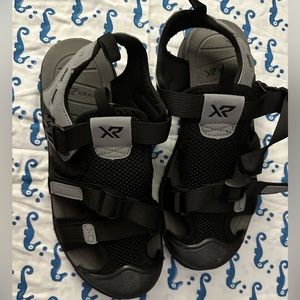 NWOT X-ray men sandals